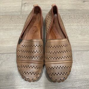 SPRING STEP Freida Leather Laser Cut Loafers Flat Whipstitch Lt Brown Comfort 40